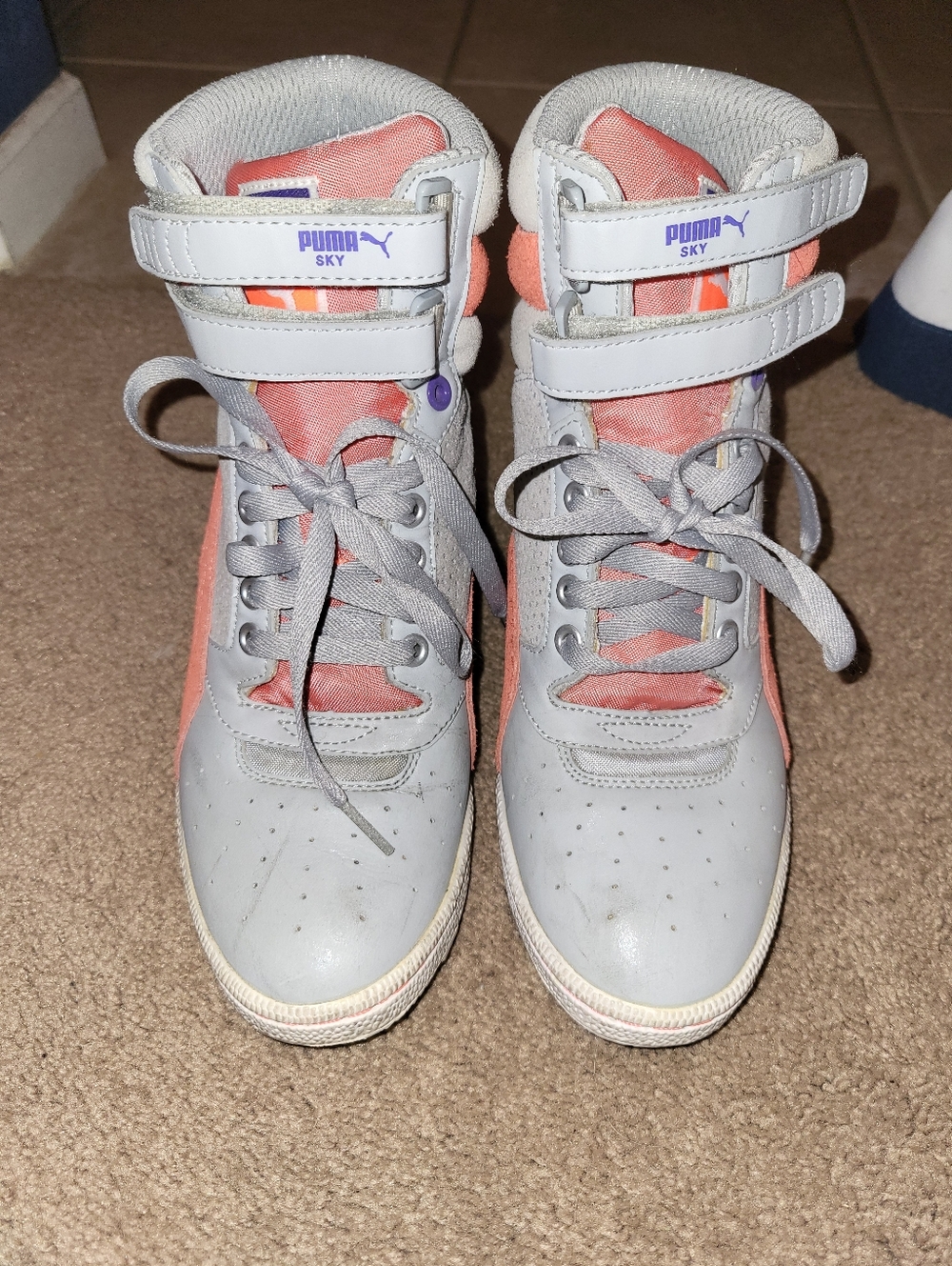 Puma High-Top Sneakers With Hidden Wedge in Light Gray and Coral